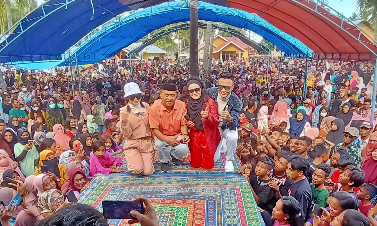 Wawan Hatama Hadirkan 3 Artis Dangdut di Gebyar Ketupat Desa Bunto, Warga_ Kami Sangat Bangga