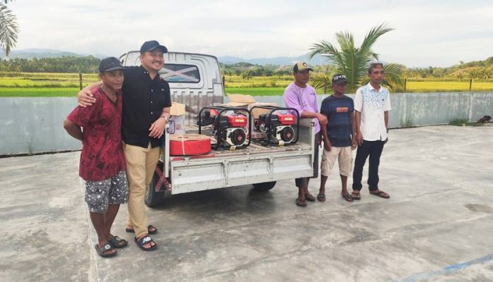 Bukan “Lip Service”, Akbar Penuhi Janji Bantuan Alkon For Petani Duhiadaa