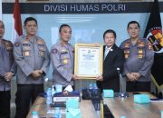 Divisi Humas Polri Raih Presisi Award