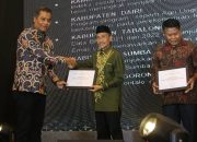 Nelson Dianugerahi Penghargaan Tokoh Indonesia Bidang Perekonomian