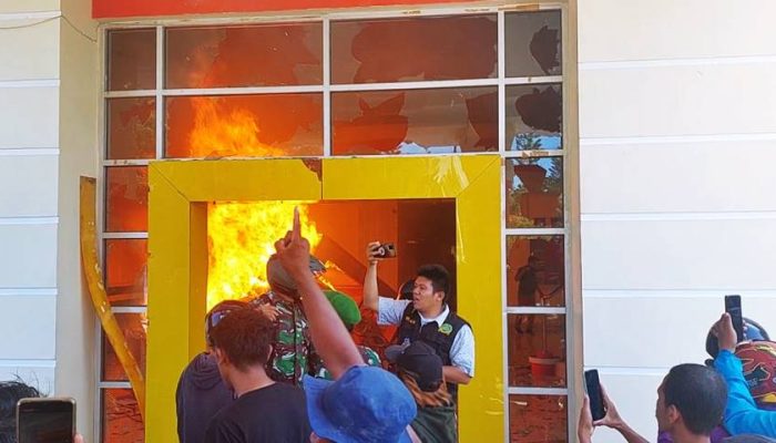 Dampak Demo di Pohuwato: 2 Polisi Patah Tulang, Fasilitas Vital Rusak Parah, Kapolda Dilempari Batu
