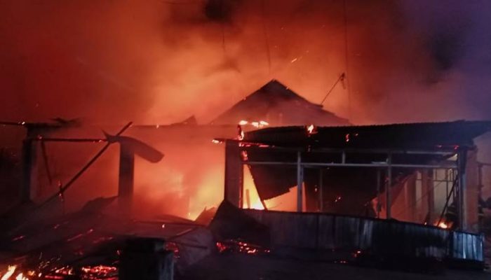 Dua Bangunan di Kota Gorontalo Dilalap Si Jago Merah