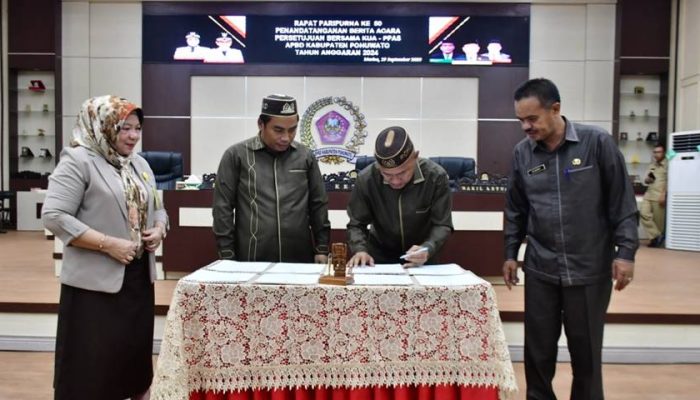 DPRD-Pemkab Pohuwato Teken KUA PPAS APBD 2024
