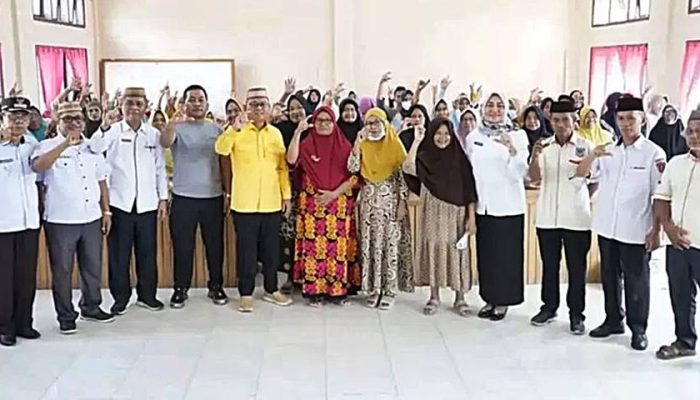 Warga Atinggola Kebgaian Bantuan Pangan Nasional