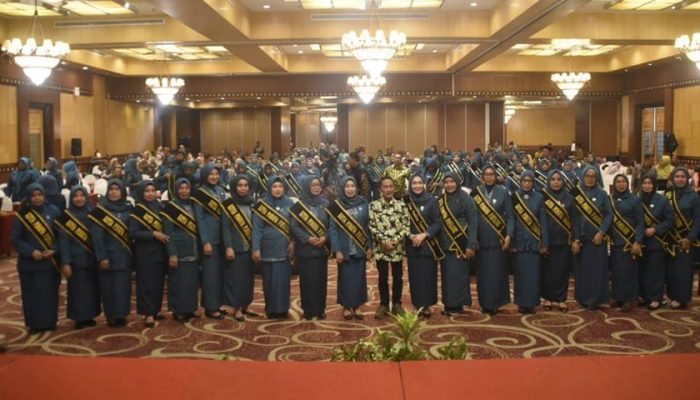 Fory Naway Lantik Ketua Pembina Posyandu Kecamatan dan Desa