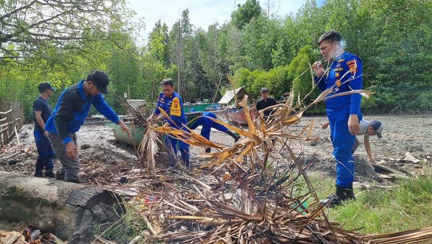 Sampah Hutan Mangrove