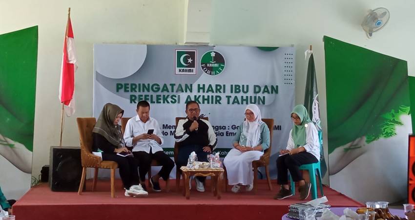Dialog yang digelar KAHMI dan FORHATI dalam memperingati Hari ibu dan Refleksi akhir tahun, Sabtu (30/12/2023). (Foto: Iwan/ HARGO).