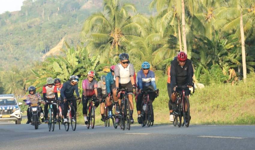 Ajak Jajarannya Bersepeda, Kapolda Gorontalo Ingatkan Pentingnya Berolahraga