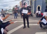 Kesal dengan Rusaknya Demokrasi, HMI Gelar Demo di Perlimaan Telaga