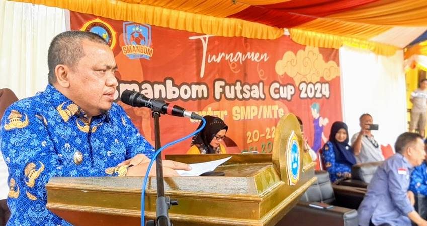 Buka Turnamen Futsal Cup 2024 SMANBOM, Hendra_ Junjung Tinggi Sportivitas