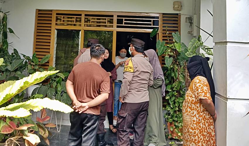 Seorang Pria Paruh Baya di Talumolo Ditemukan Tewas Membusuk di Dalam Kamar