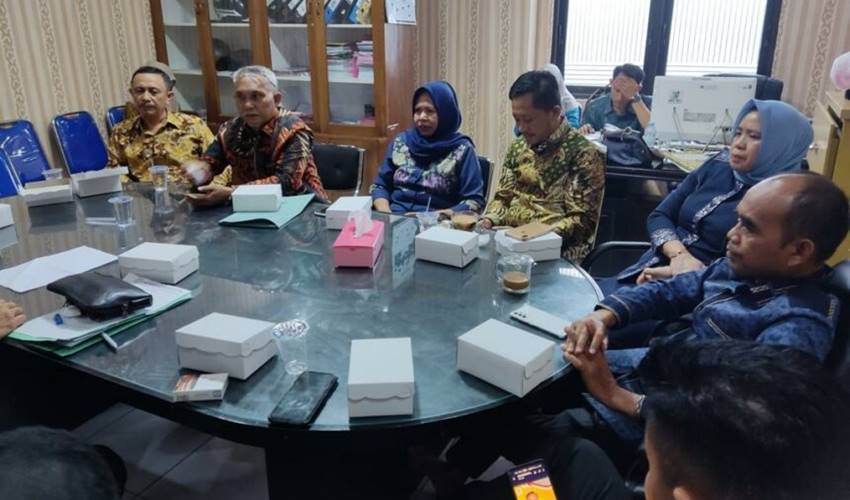Tingkatkan Pelayanan Publik, Komisi I DPRD Kabgor Gelar Rapat Evaluasi Internal