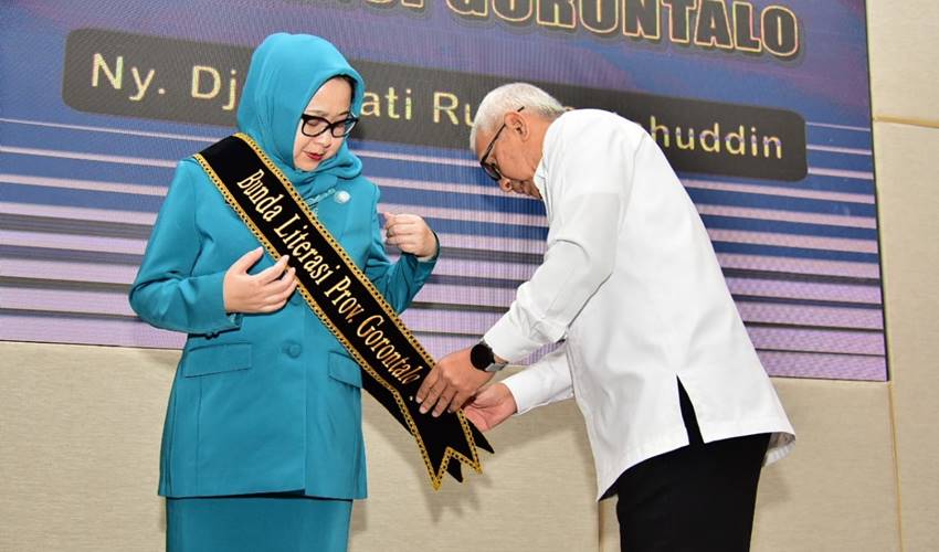 Djoewiati Kentjana Soebrata Dilantik sebagai Bunda Literasi Gorontalo