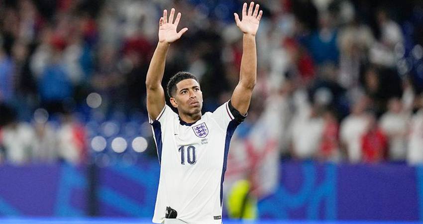 Gelandang Inggris, Jude Bellingham (c) AP Photo/Thanassis Stavrakis