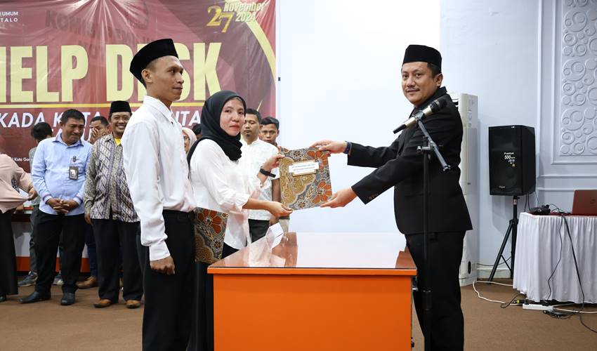 Mario Nurkamiden Lantik PAW PPS di Kota Gorontalo