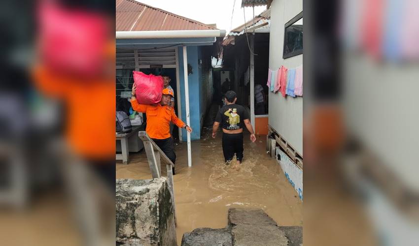 Sungai Bone Meluap, Kota Gorontalo Diterjang Banjir