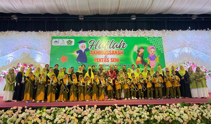 TK RA Terpadu Al Ishlah Gorontalo Gelar Wisuda 110 Peserta Didik