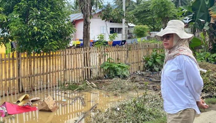 Tinjau Banjir, Bupati Merlan Boyong Petugas Dinsos Hingga Tim Medis