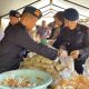 Buat Dapur Umum, Polda Gorontalo Salurkan 1.100 Makanan untuk Korban Banjir