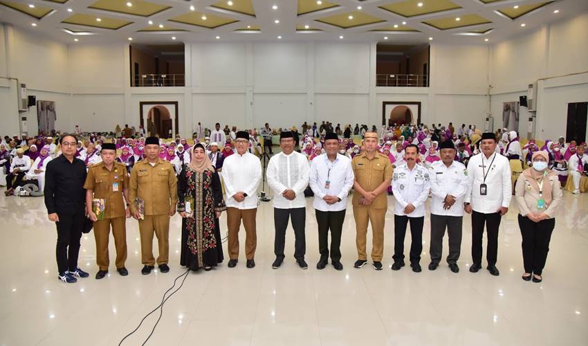 Kedatangan 450 Jemaah Haji Gorontalo Kloter 12 Disambut Penjagub Rudy Salahuddin