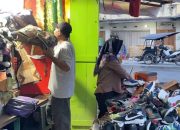 Pedagang di Pusat Perdagangan Mulai Bersihkan Lapak dari Lumpur Pasca Banjir Surut
