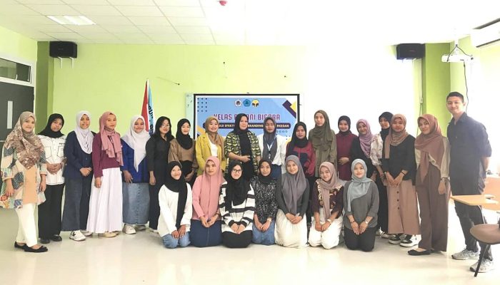 Tingkatkan Kemampuan Public Speaking, FSB UNG Gelar Pelatihan Kelas Berani Berbicara