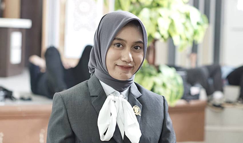 Dheninda Chaerunnisa, Aleg DPRD Gorut Termuda Punya Cita-cita jadi Bupati