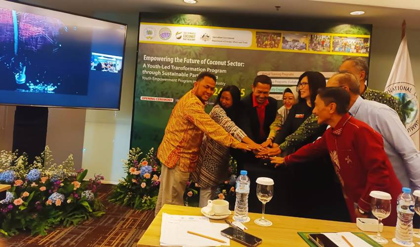 Ini yang Dilakukan KOPEK dalam Memberdayakan Pemuda di Sektor Industri Kelapa