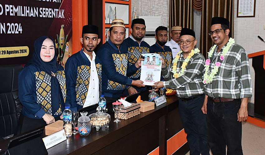 KPU Boalemo_ Tiga Paslon Serahkan Berkas di Hari Terakhir Pendaftaran