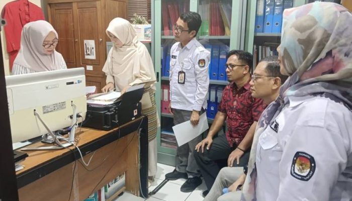 KPU Gorut Mulai Lakukan Verfak Dokumen Bakal Paslon