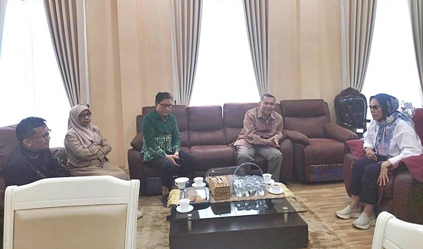 Tahun Depan, Merlan Anggarkan Beasiswa Kedokteran untuk Warga Kurang Mampu