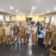 Foto bersama antara panitia, pemateri dan peserta kegiatan workshop pemanfaatan rapor pendidikan dalam perencanaan berbasis data pada satuan pendidikan di Provinsi Gorontalo, Selasa (22/10/2024). (Foto: Mamat)