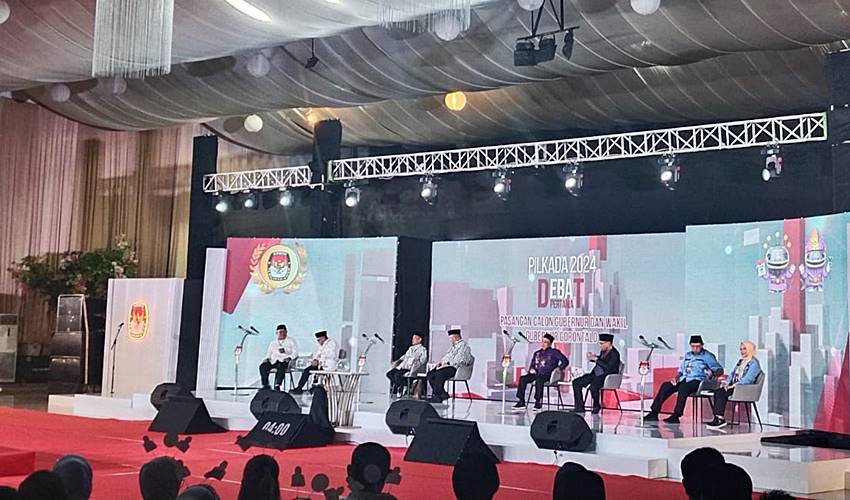 KPU Provinsi Sukses Gelar Debat Kandidat Perdana