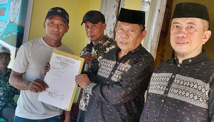 Tidak Hanya Umbar Janji, Burhanudin-Rivendy Berani Teken Kontrak Politik dengan Warga