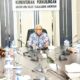 Rudy Salahuddin saat memimpin rapat bersama Kepala Bandara Djalaluddin dan jajaran, Kamis, (22/11/2024). (Foto : Diskominfotik)