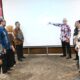 Rudy Salahuddin bersama jajaran Kepala daerah se kabupaten/kota saat meluncurkan sistem penilaian kelayakan peserta berbasis data Regsosek dalam penyesuaian data Jaminan Kesehatan Daerah melalui APBD, Kamis, (21/11/2024). Kegiatan ini juga dirangkaikan dengan pembahasan dan Penandatanganan kerjasama PBPU-BP. (Foto : Zakir BPG/ Diskominfotik)