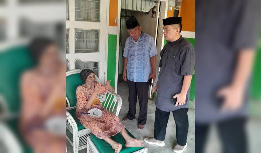Pemilih Pemula dan Lansia di Tilamuta Sambut Meriah Blusukan BUPATI