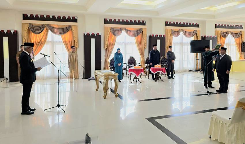 Lantik Reflin Buata Jadi Kadis Dukcapil dan PMD, Ini Pesan Penjagub Rudy
