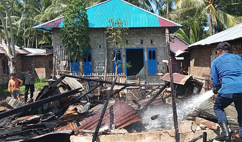 Satu Unit Rumah di Payunga Terbakar, Api Diduga Lantaran Anak-anak Main Korek Api