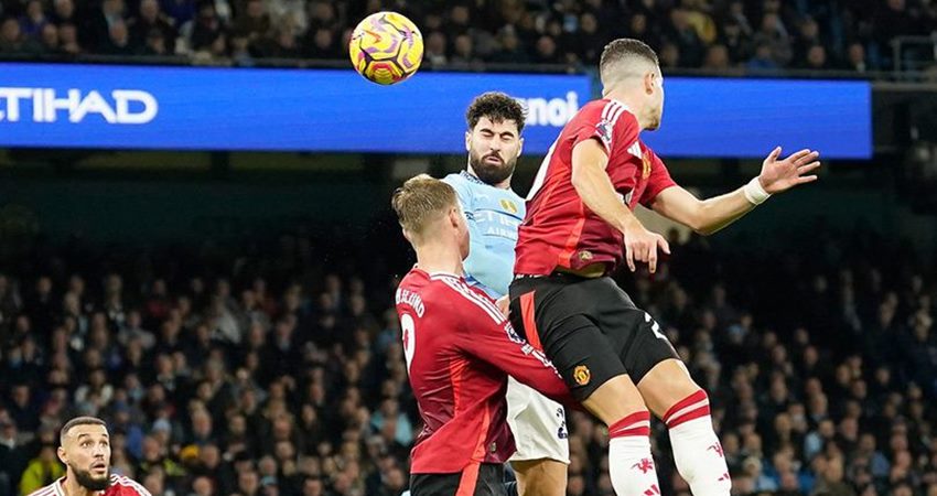 Momen gol Josko Gvardiol di laga Manchester City vs Manchester United, Premier League 2024/2025 (c) AP Photo/Dave Thompson