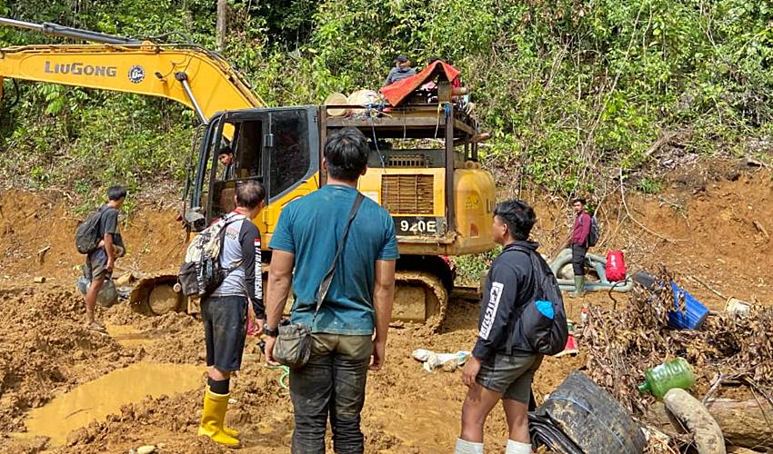 Disokong Polsek Popayato dan Polsek Popayato Barat, Polres Pohuwato Amankan 1 Unit Excavator Dari Lokasi Tambang Ilegal