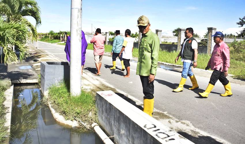 Ismail Madjid Tinjau Drainase di Libuo Penyebab Banjir