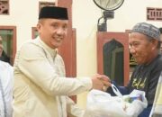 Safari Ramadan di Mananggu, Wabup Lahmuddin Serahkan Bantuan Bahan Pokok ke Warga