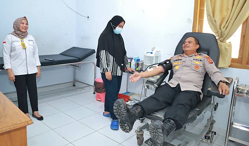 Kapolres Pohuwato Sumbang Darah Bantu Pasien Kritis di RS Bumi Panua