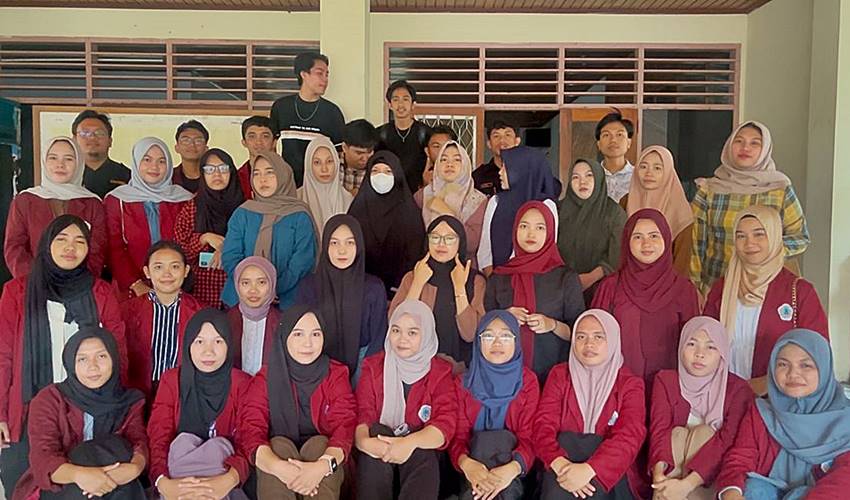 Mahasiswa Farmasi UNG Sosialisasikan Penyakit yang Dipicu Virus dan Bakteri