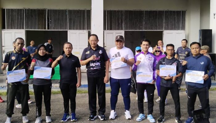 Penuhi Janji, Pemprov Serahkan Bonus Bagi Atlet Peraih Medali di PON XXI 2024 dan Juara Dunia Karateka