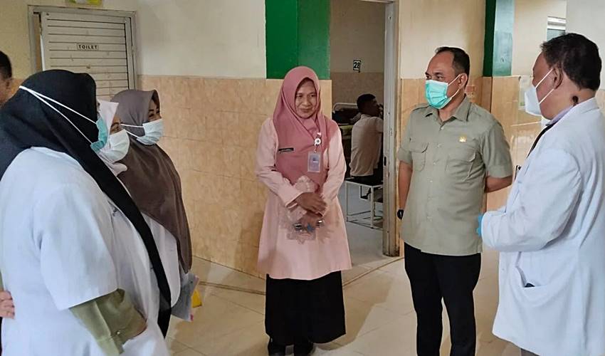 Pastikan Pelayanan Berjalan Optimal, Ketua DPRD Kabgor Tinjau RSUD MM Dunda