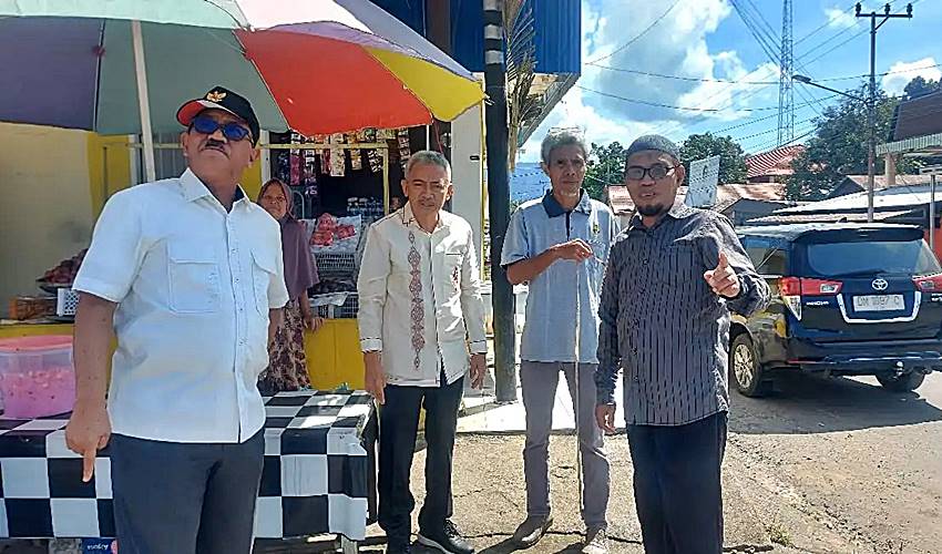 13 JUNI - Tinjau Pembangunan Videotron, Bupati Rum_ Bisa Tambah Nilai Estetika Wajah Ibu Kota