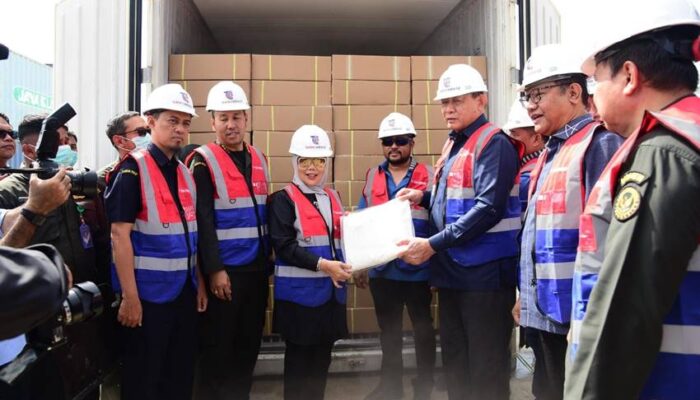 Gorontalo Ekspor 52 Ton Santan Kelapa Beku ke Tiongkok, Gusnar: Simbol Penting Ekonomi Daerah