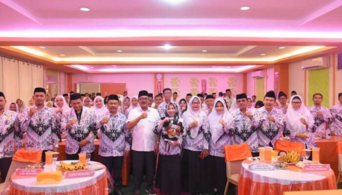 Bupati Rum: Guru Sangat Berperan Memajukan Kehidupan Bangsa